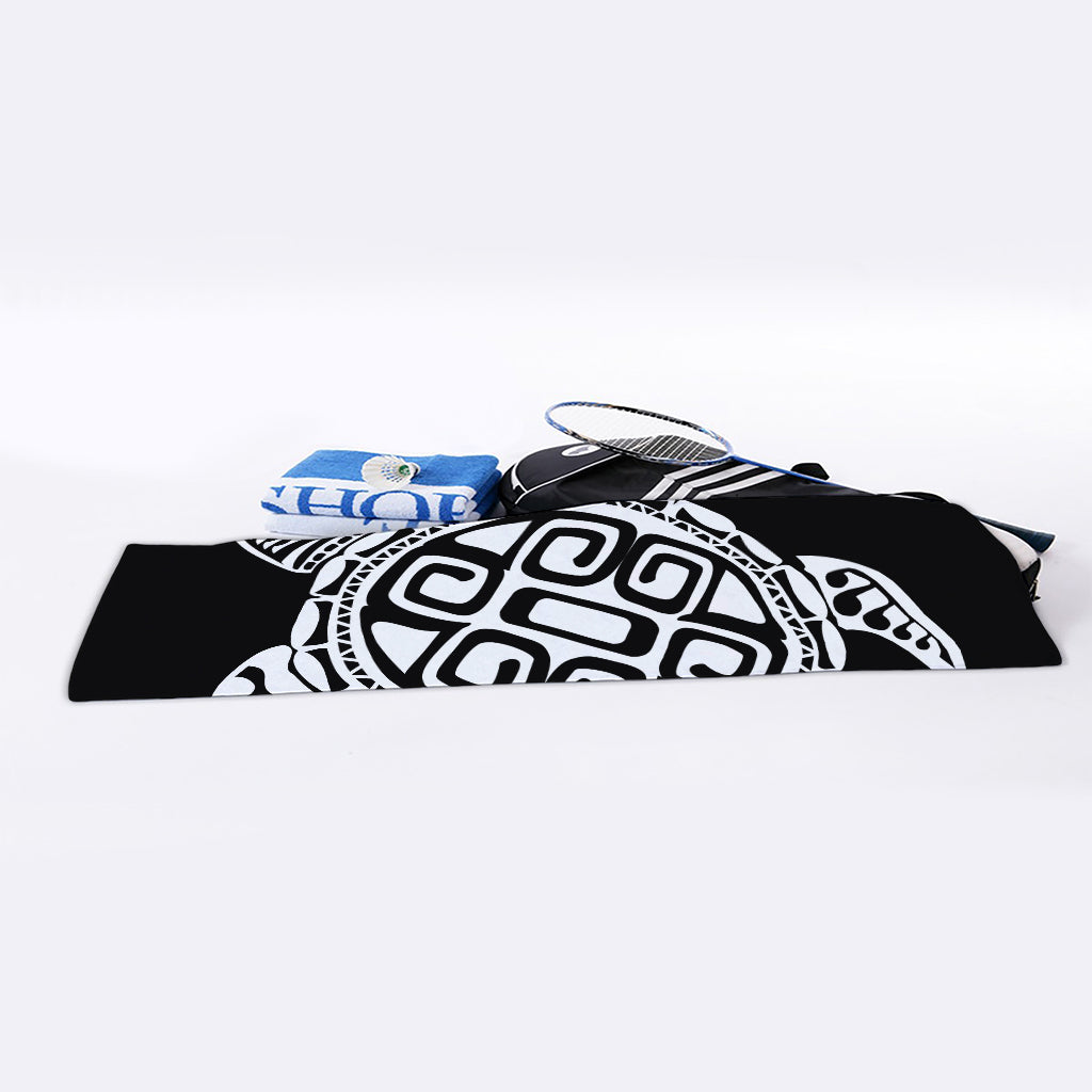 Black And White Maori Sea Turtle Print Sports Towel