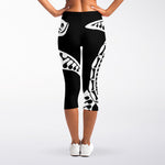 Black And White Maori Sea Turtle Print Women's Capri Leggings