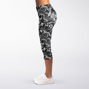 Black And White Mechanic Pattern Print Women's Capri Leggings