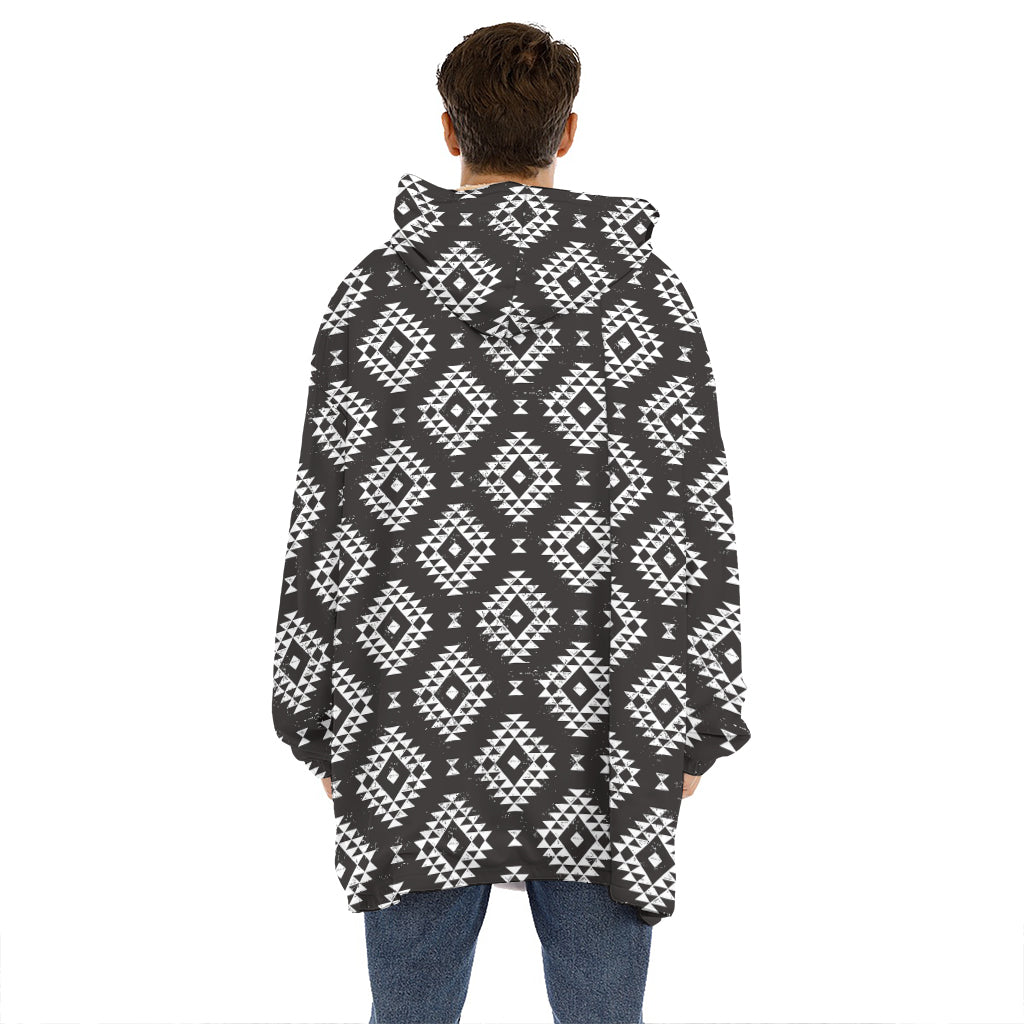 Black And White Navajo Pattern Print Hoodie Blanket