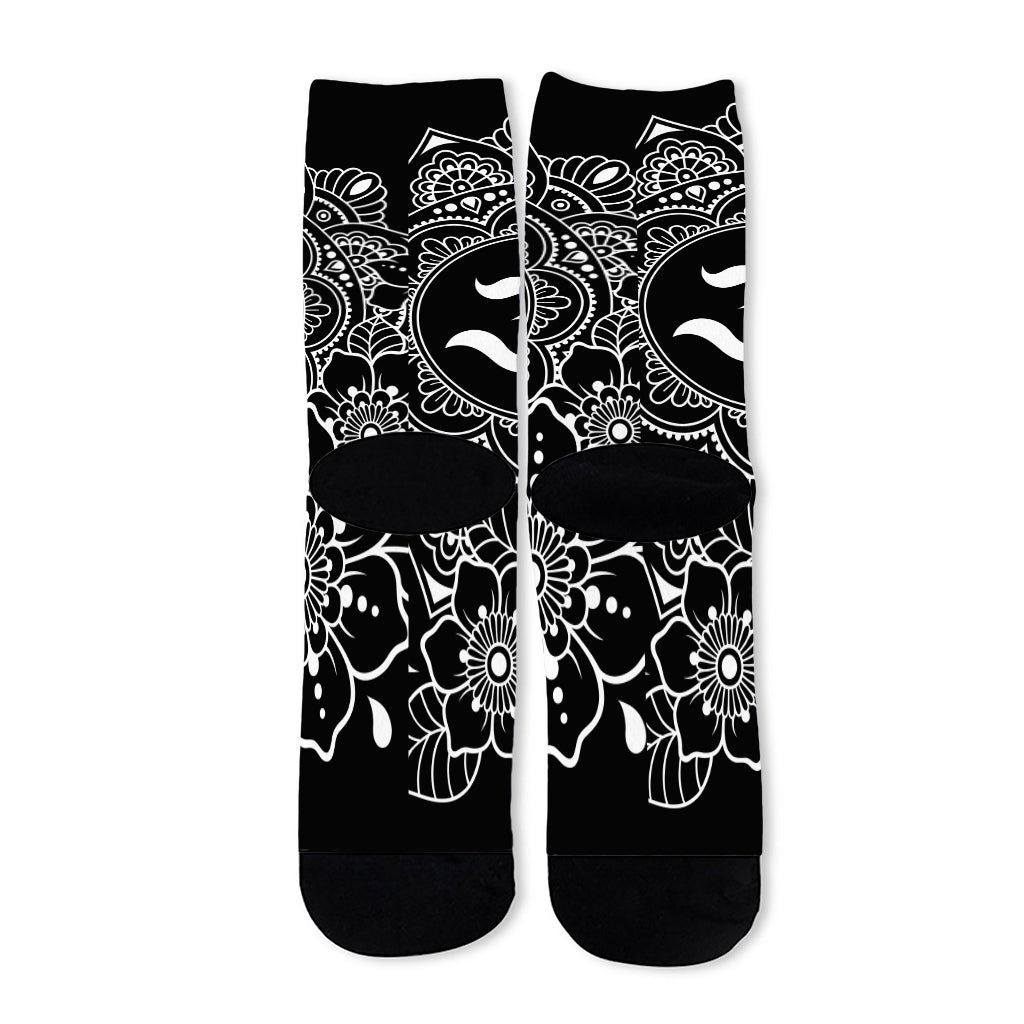 Black And White Om Print Long Socks
