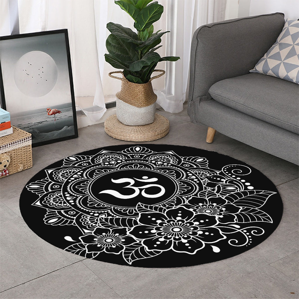 Black And White Om Print Round Rug