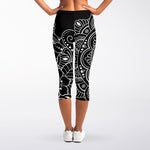 Black And White Om Print Women's Capri Leggings
