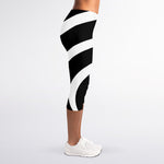 Black And White Optical Illusion Print Women's Capri Leggings