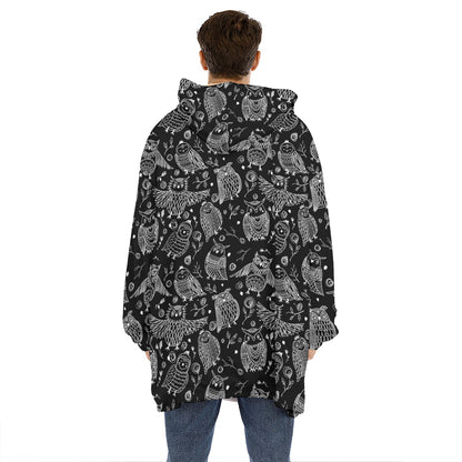 Black And White Owl Pattern Print Hoodie Blanket