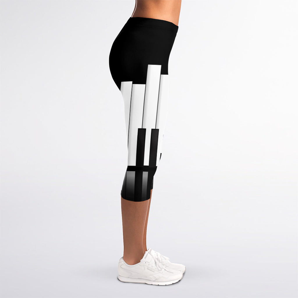 Black And White Piano Keyboard Print Women's Capri Leggings