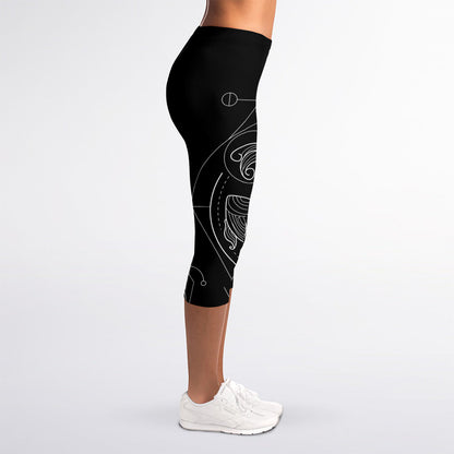 Black And White Pisces Sign Print Women's Capri Leggings