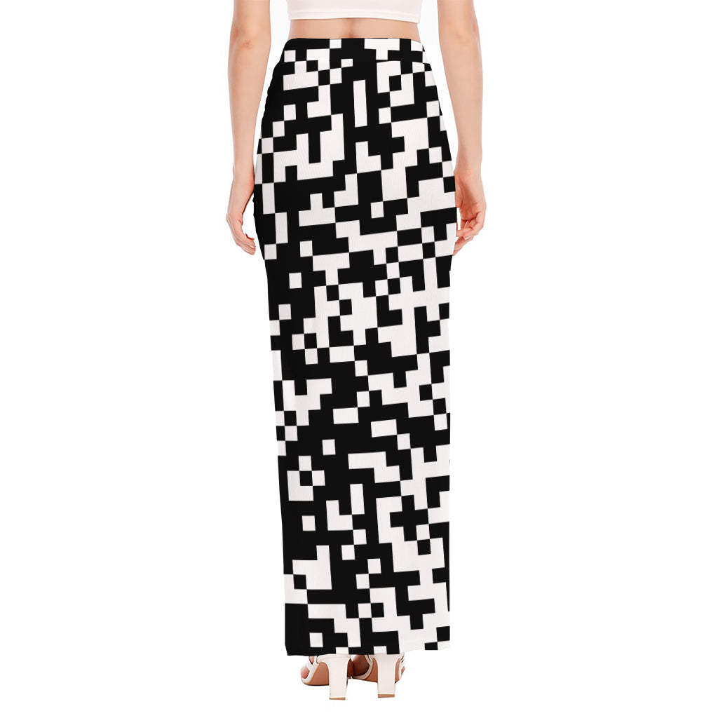 Black And White Pixel Pattern Print High Slit Maxi Skirt