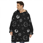 Black And White Planets Pattern Print Hoodie Blanket