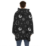 Black And White Planets Pattern Print Hoodie Blanket