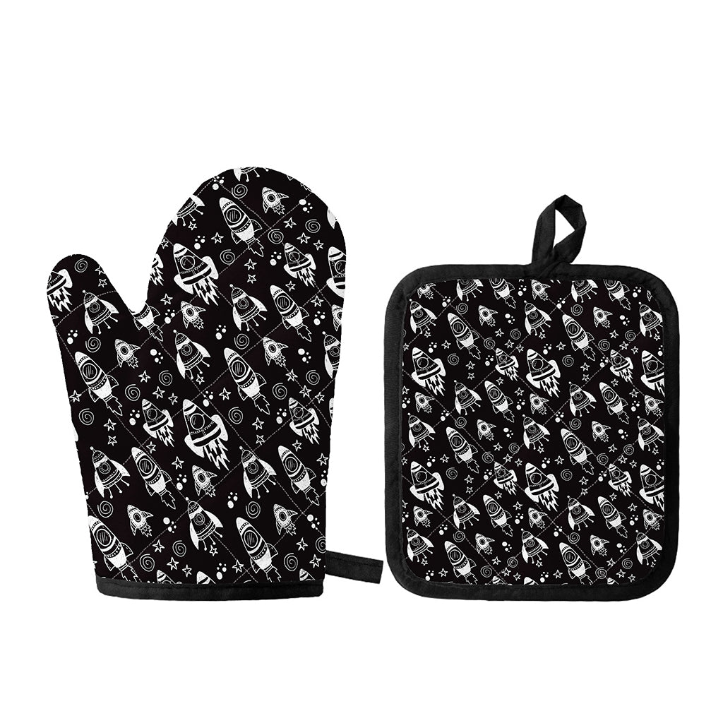 Black And White Rocket Pattern Print Oven Mitt And Pot Holder Set