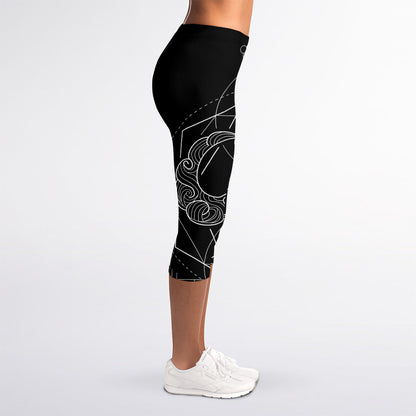 Black And White Scorpio Sign Print Women's Capri Leggings
