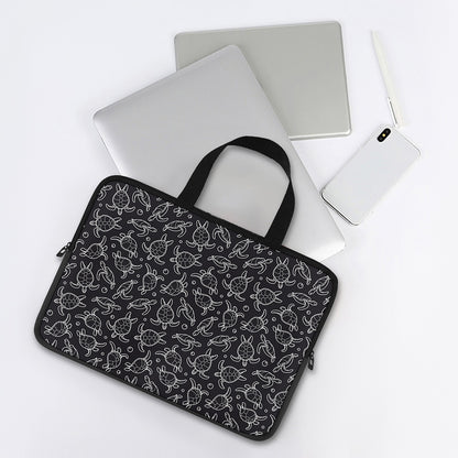 Black And White Sea Turtle Pattern Print Laptop Sleeve With Handle