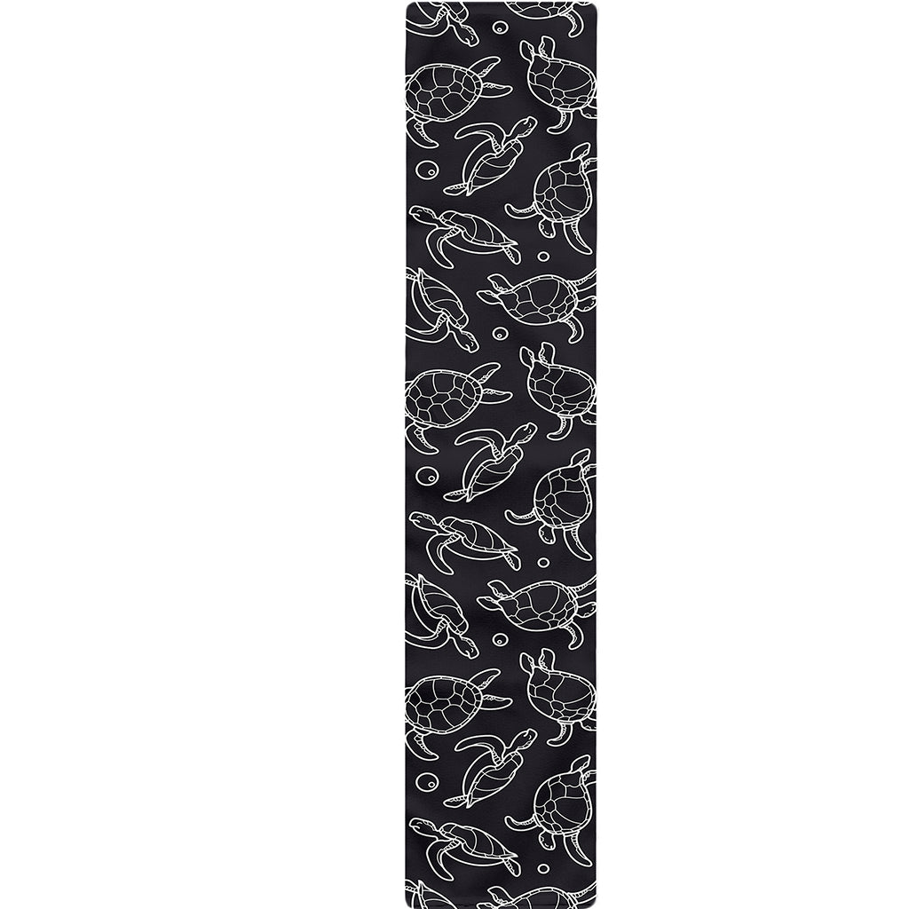 Black And White Sea Turtle Pattern Print Table Runner