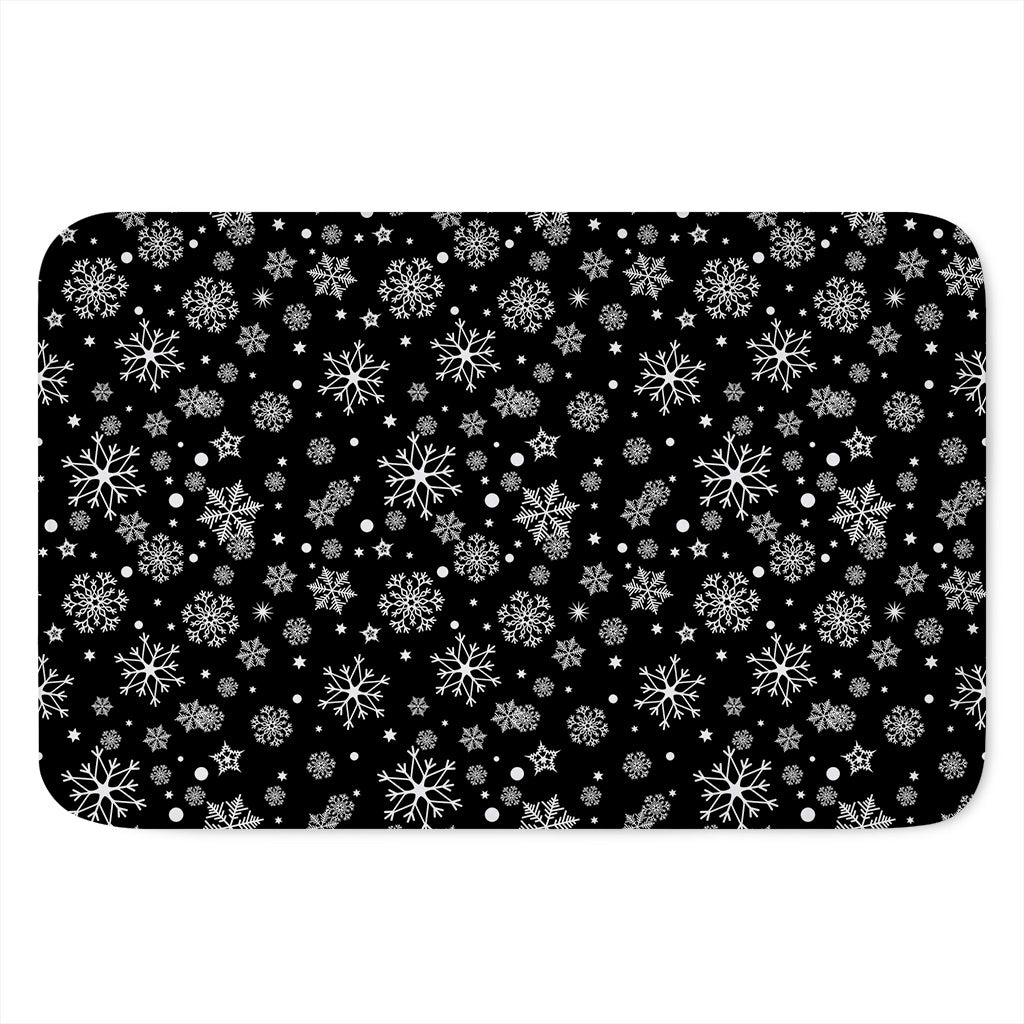 Black And White Snowflake Pattern Print Indoor Door Mat