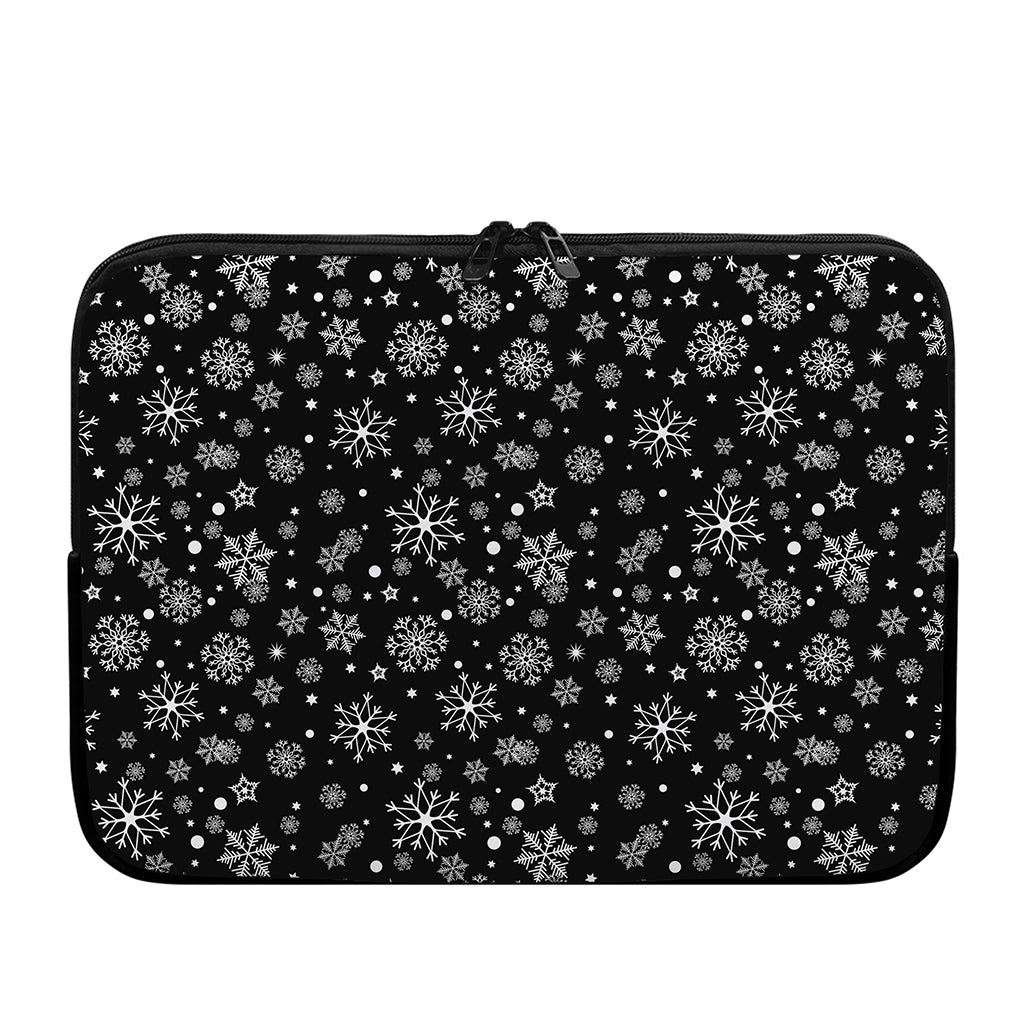 Black And White Snowflake Pattern Print Laptop Sleeve
