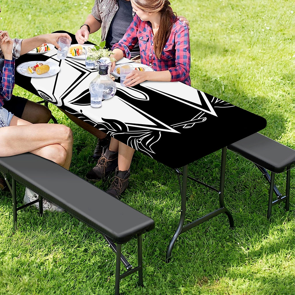 Black And White Spartan Helmet Print Picnic Table Cover