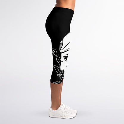 Black And White Spartan Helmet Print Women's Capri Leggings
