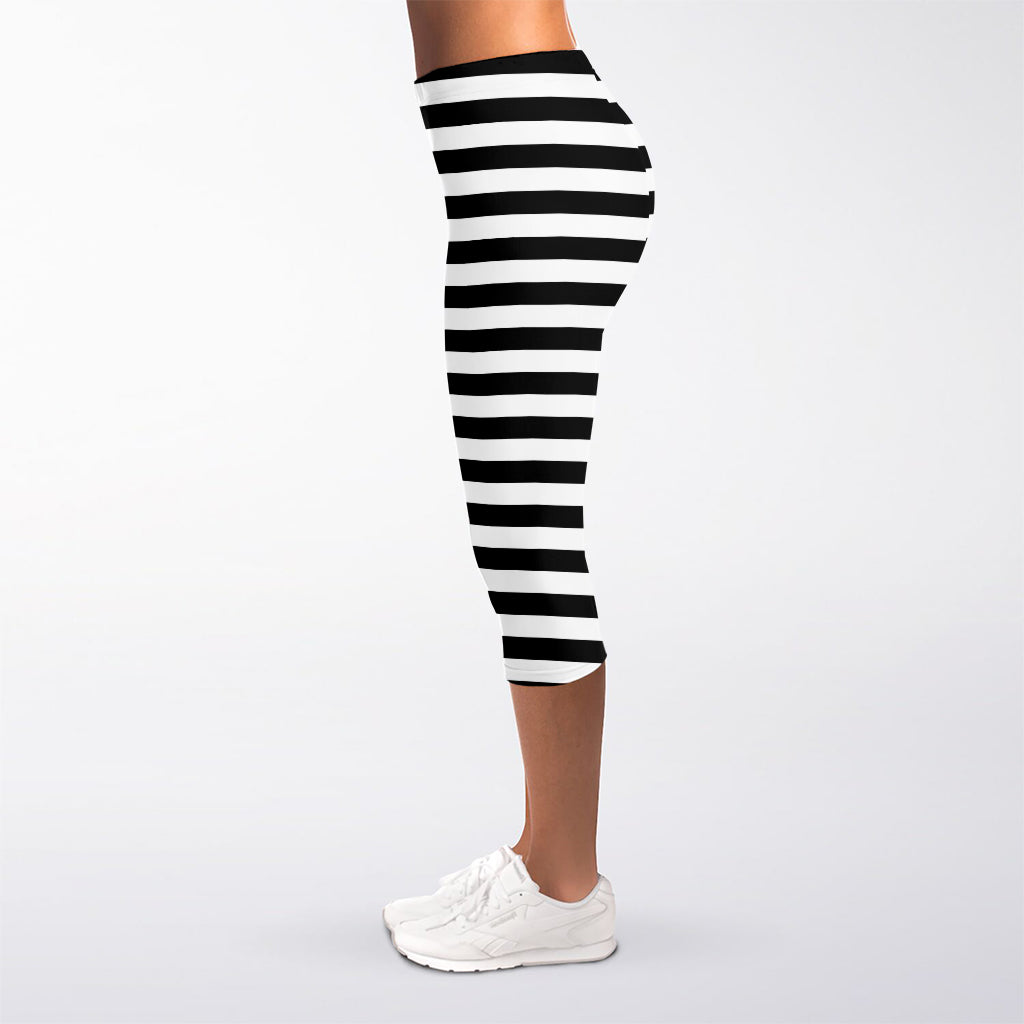 Black And White Striped Pattern Print Women's Capri Leggings