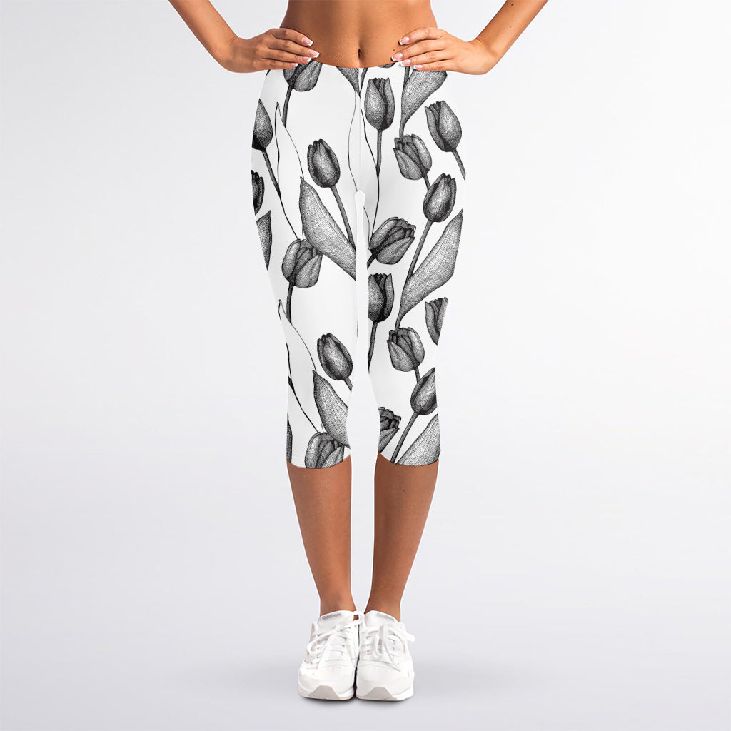 Black And White Tulip Pattern Print Women's Capri Leggings