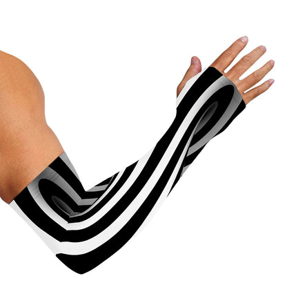 Black And White Twist Illusion Print Sun Protection Arm Sleeves
