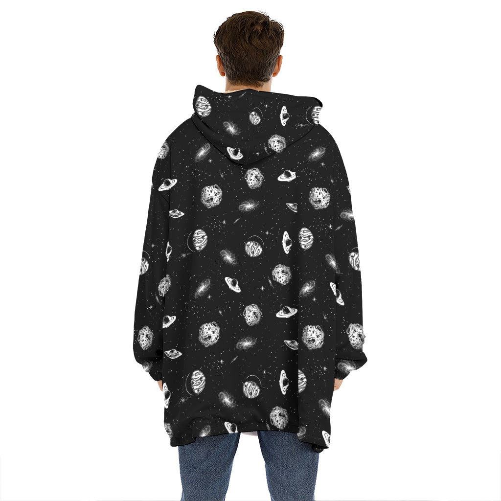 Black And White UFO Pattern Print Hoodie Blanket