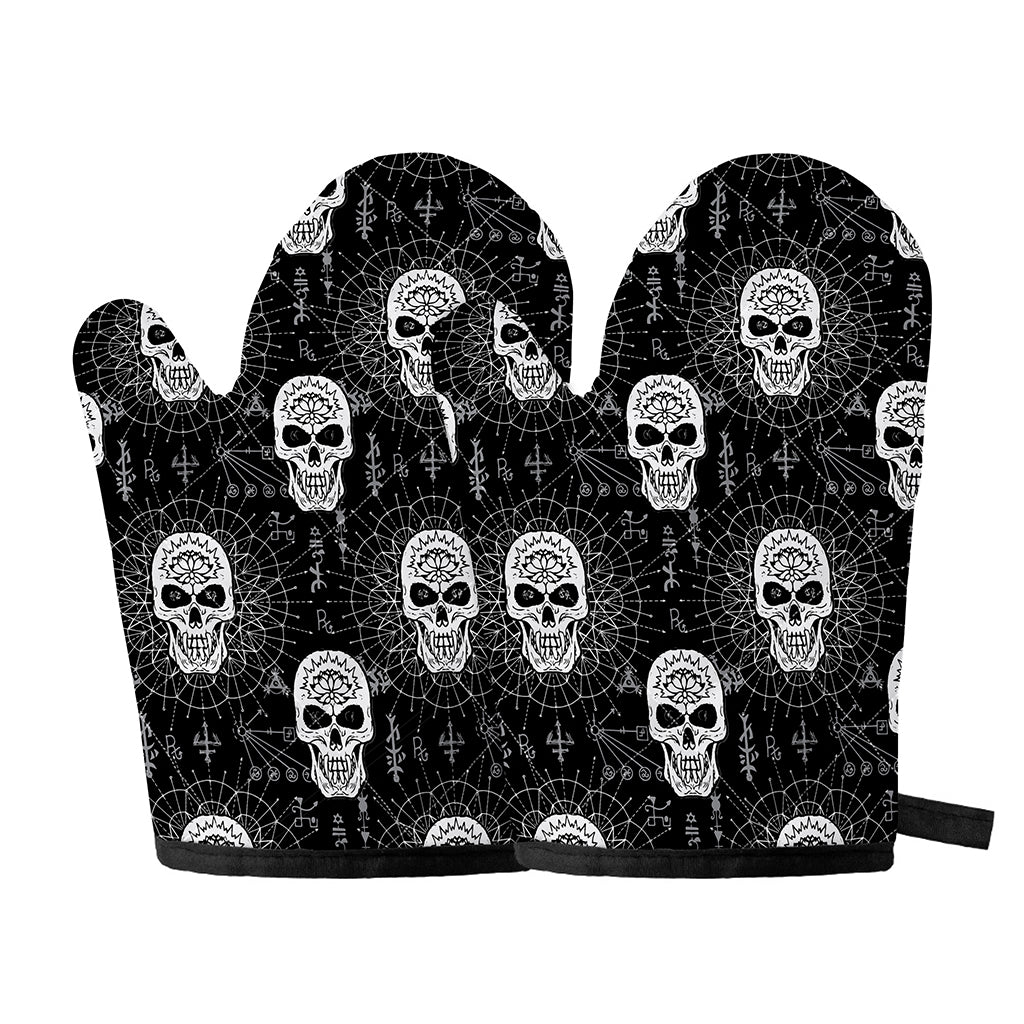 Black And White Wicca Evil Skull Print Oven Mitts