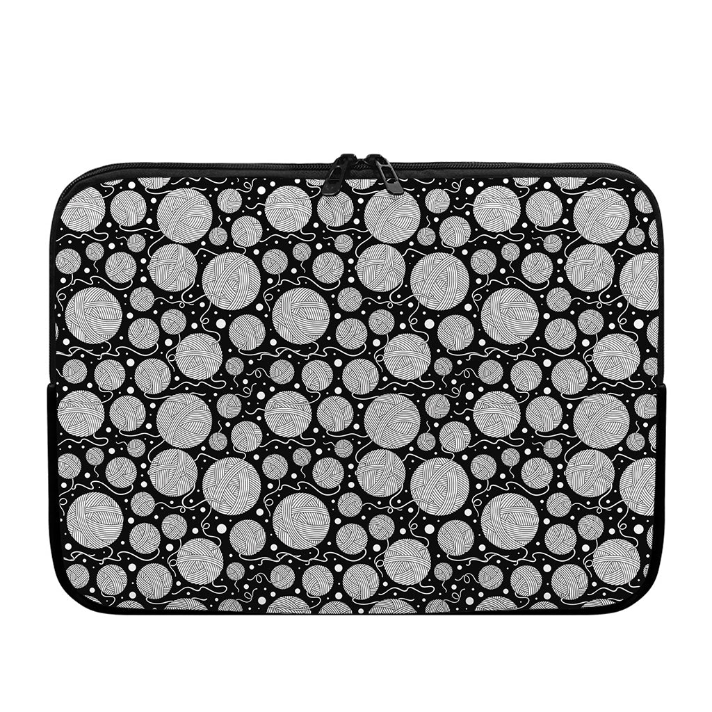 Black And White Yarn Pattern Print Laptop Sleeve