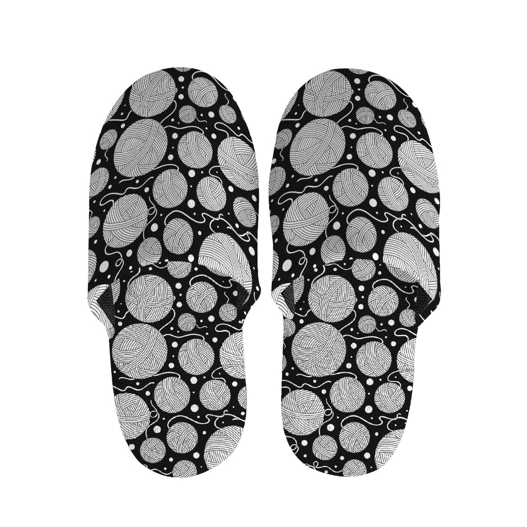 Black And White Yarn Pattern Print Slippers