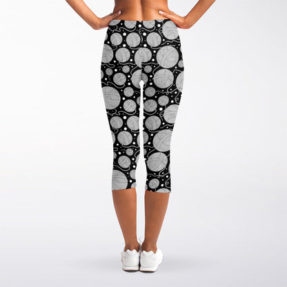 Black And White Yarn Pattern Print Women's Capri Leggings
