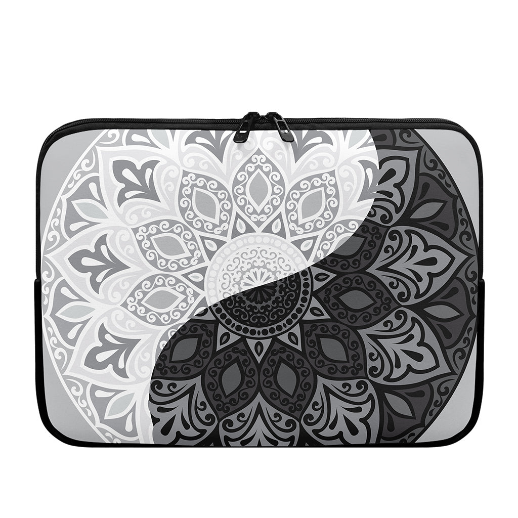 Black And White Yin Yang Mandala Print Laptop Sleeve