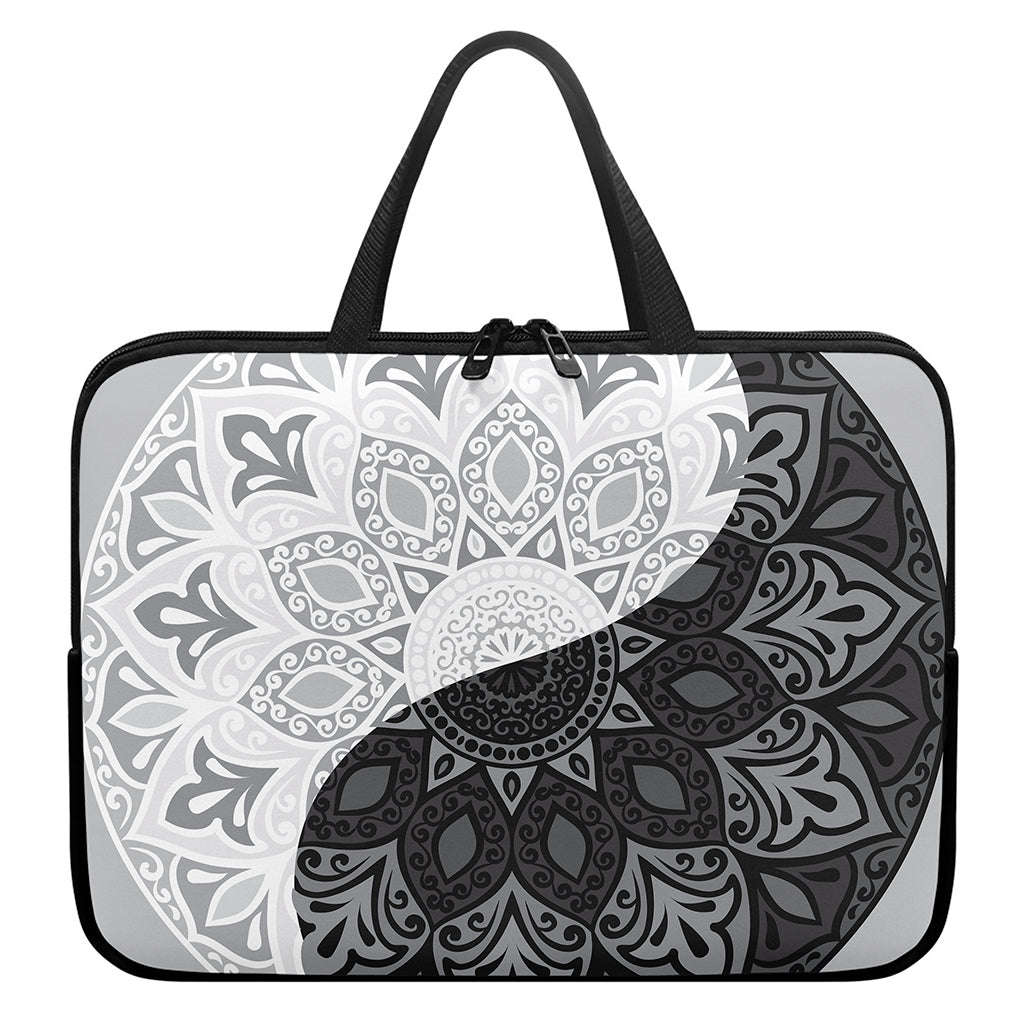 Black And White Yin Yang Mandala Print Laptop Sleeve With Handle