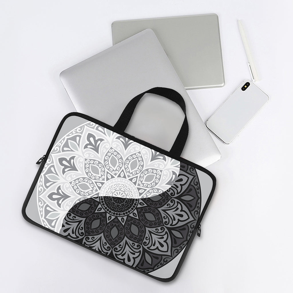 Black And White Yin Yang Mandala Print Laptop Sleeve With Handle