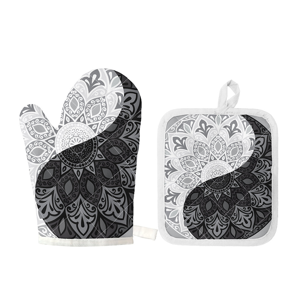 Black And White Yin Yang Mandala Print Oven Mitt And Pot Holder Set