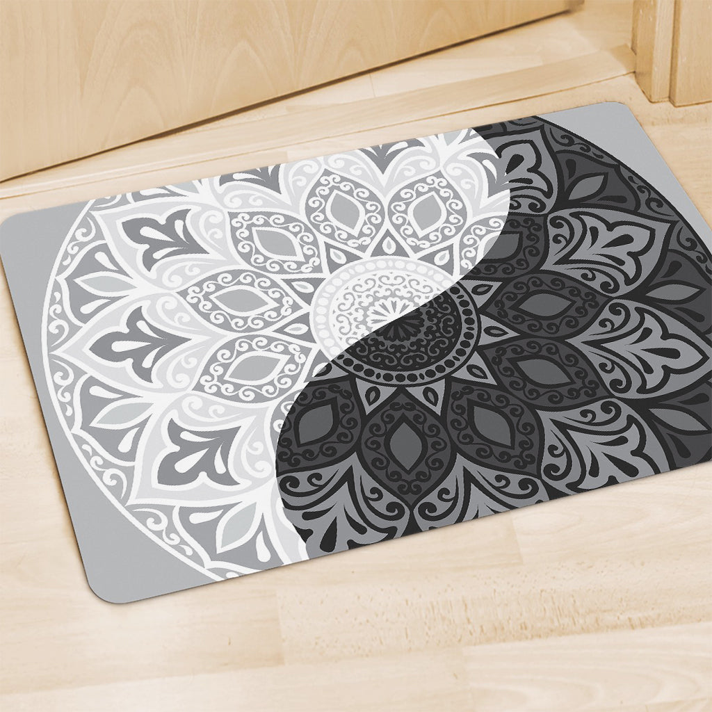 Black And White Yin Yang Mandala Print Polyester Doormat