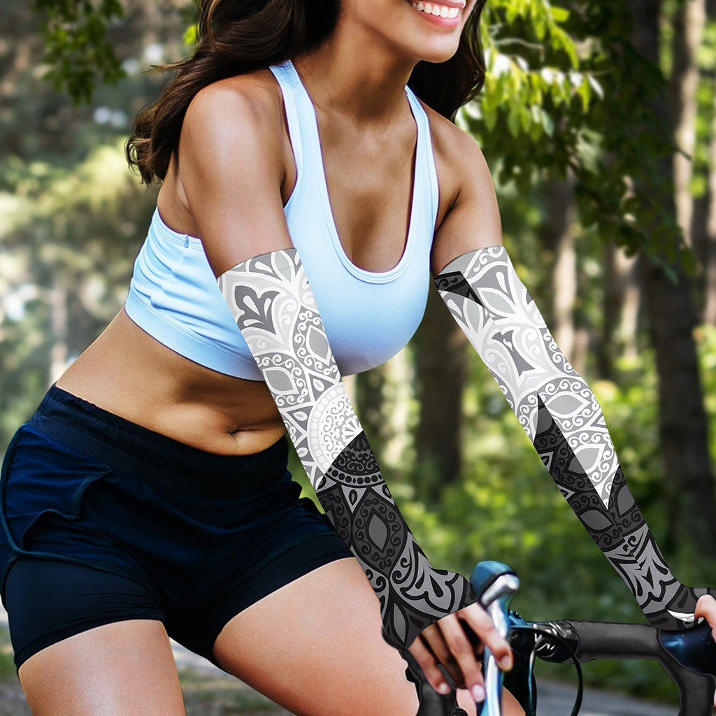 Black And White Yin Yang Mandala Print Sun Protection Arm Sleeves