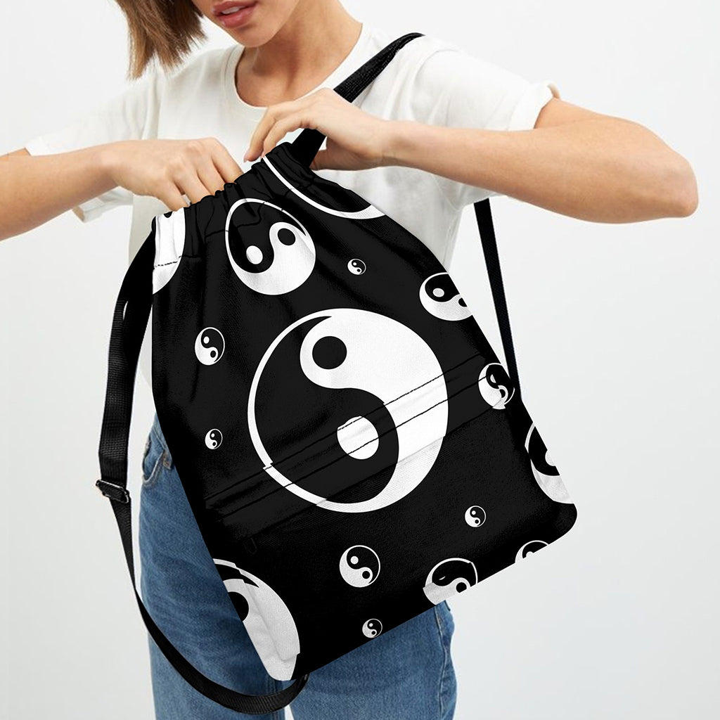 Black And White Yin Yang Pattern Print Drawstring Backpack