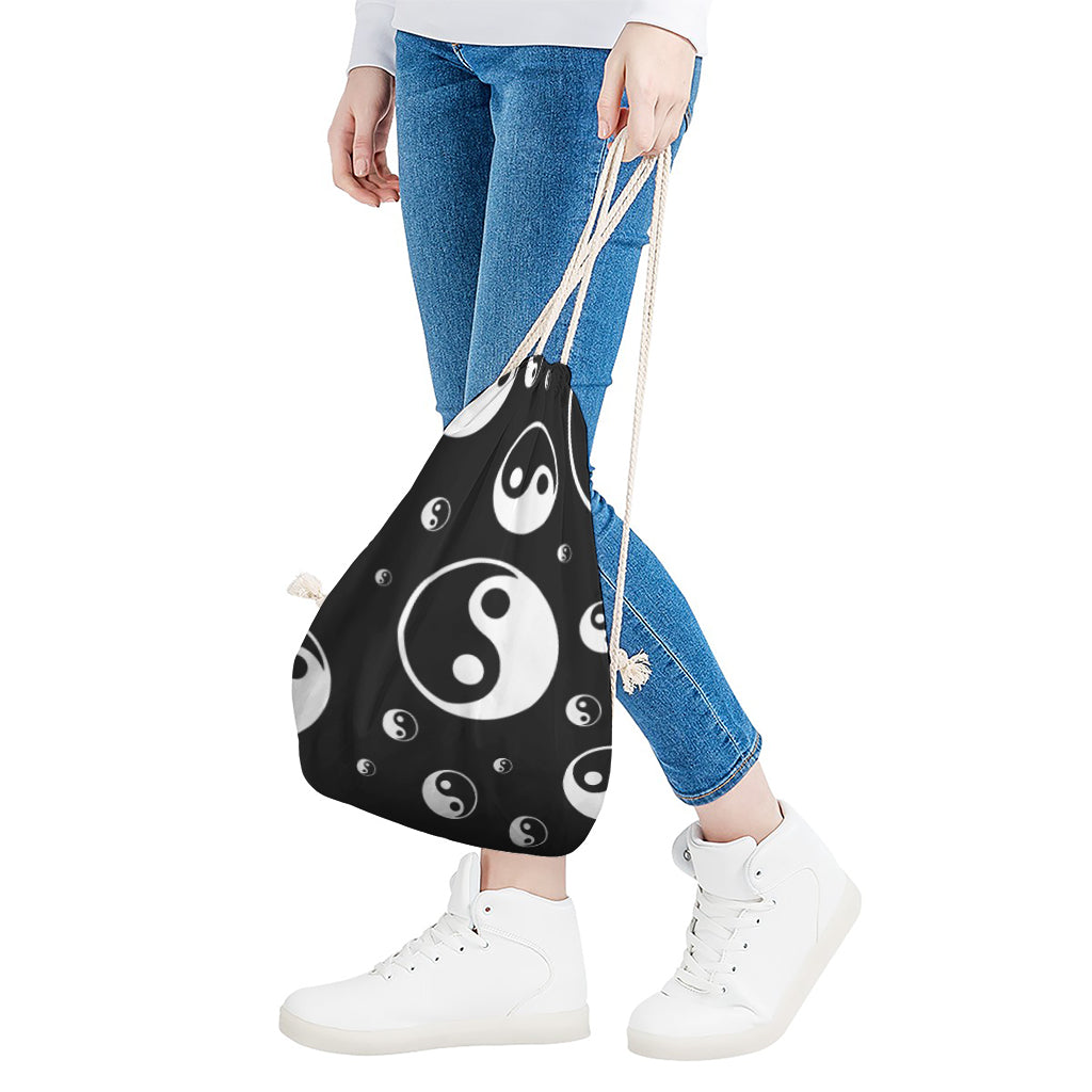 Black And White Yin Yang Pattern Print Drawstring Bag