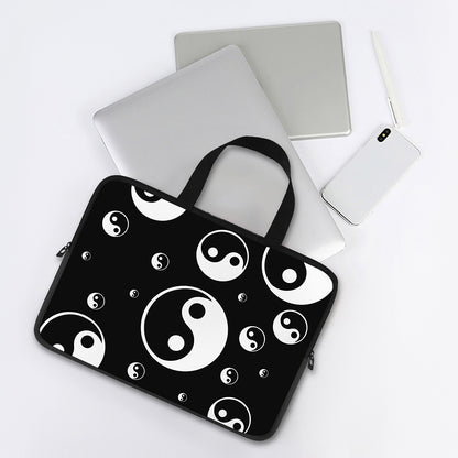 Black And White Yin Yang Pattern Print Laptop Sleeve With Handle