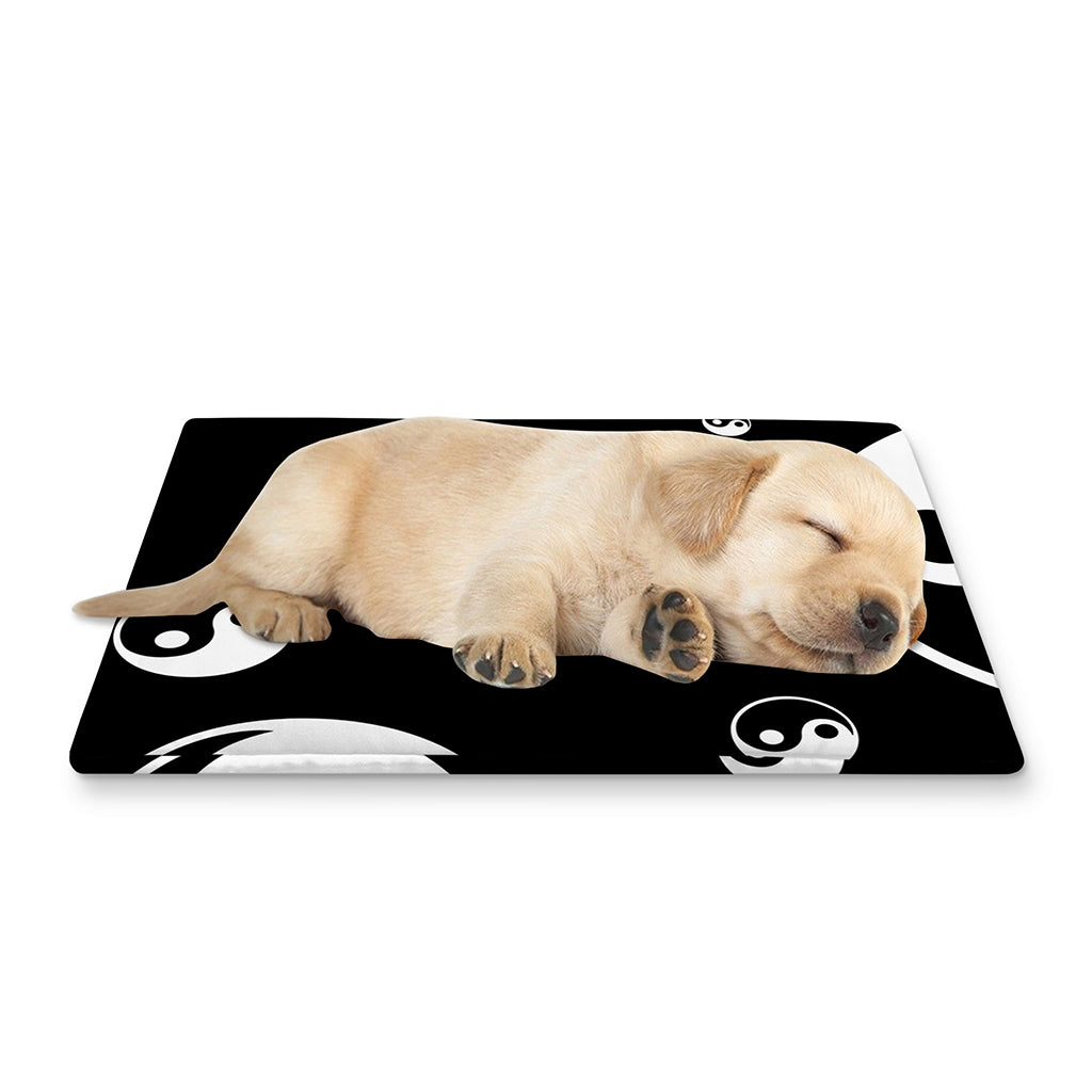 Black And White Yin Yang Pattern Print Pet Cooling Mat Cover