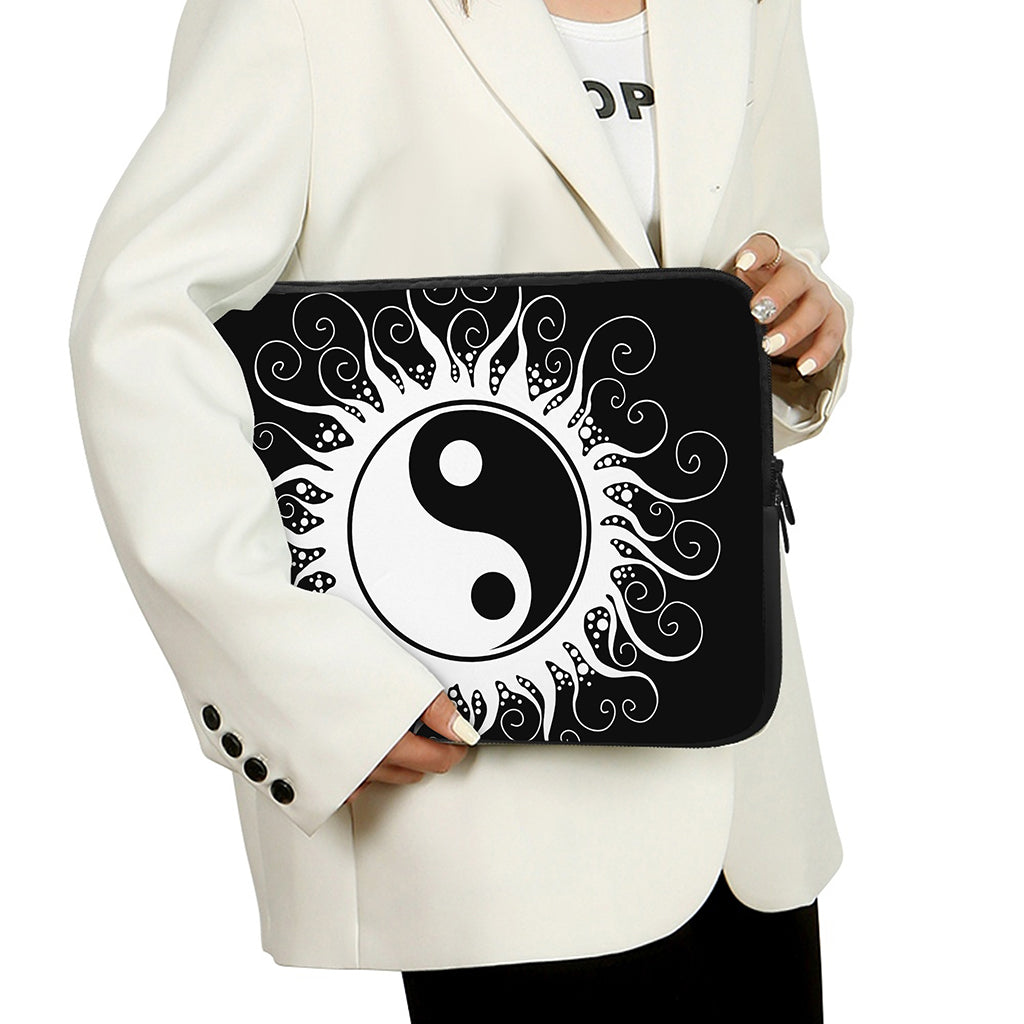 Black And White Yin Yang Sun Print Laptop Sleeve
