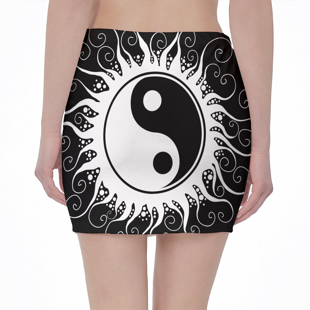Black And White Yin Yang Sun Print Pencil Mini Skirt