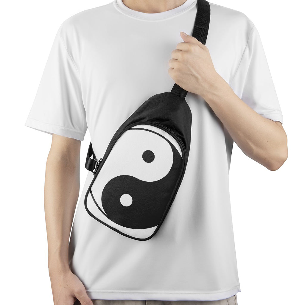Black And White Yin Yang Symbol Print Chest Bag