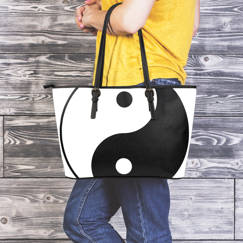 Black And White Yin Yang Symbol Print Leather Tote Bag