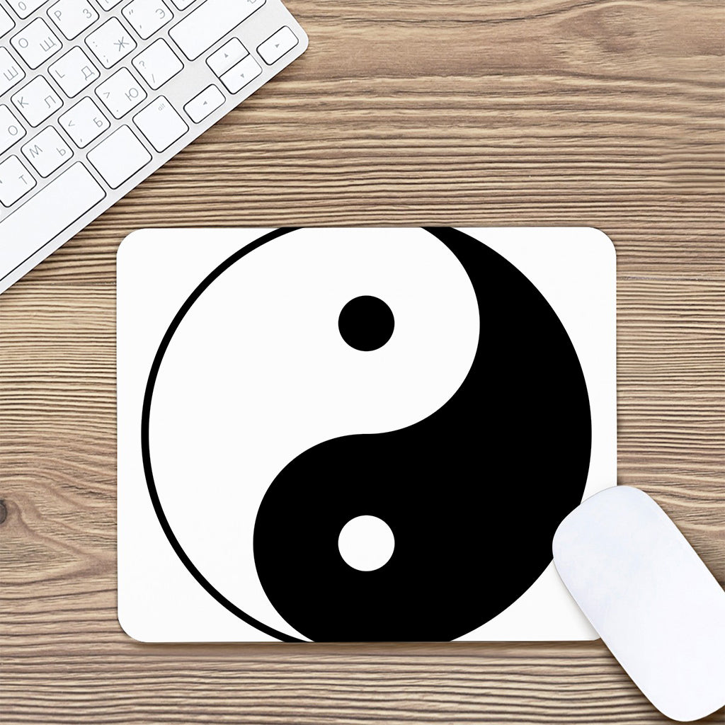 Black And White Yin Yang Symbol Print Mouse Pad