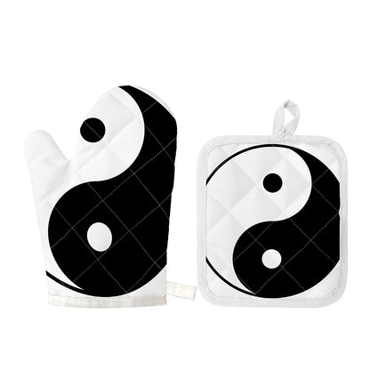 Black And White Yin Yang Symbol Print Oven Mitt And Pot Holder Set