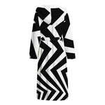 Black And White Zigzag Dazzle Print Hooded Bathrobe