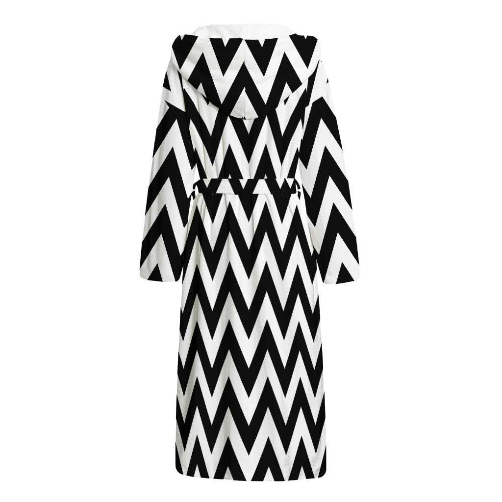 Black And White Zigzag Pattern Print Hooded Bathrobe