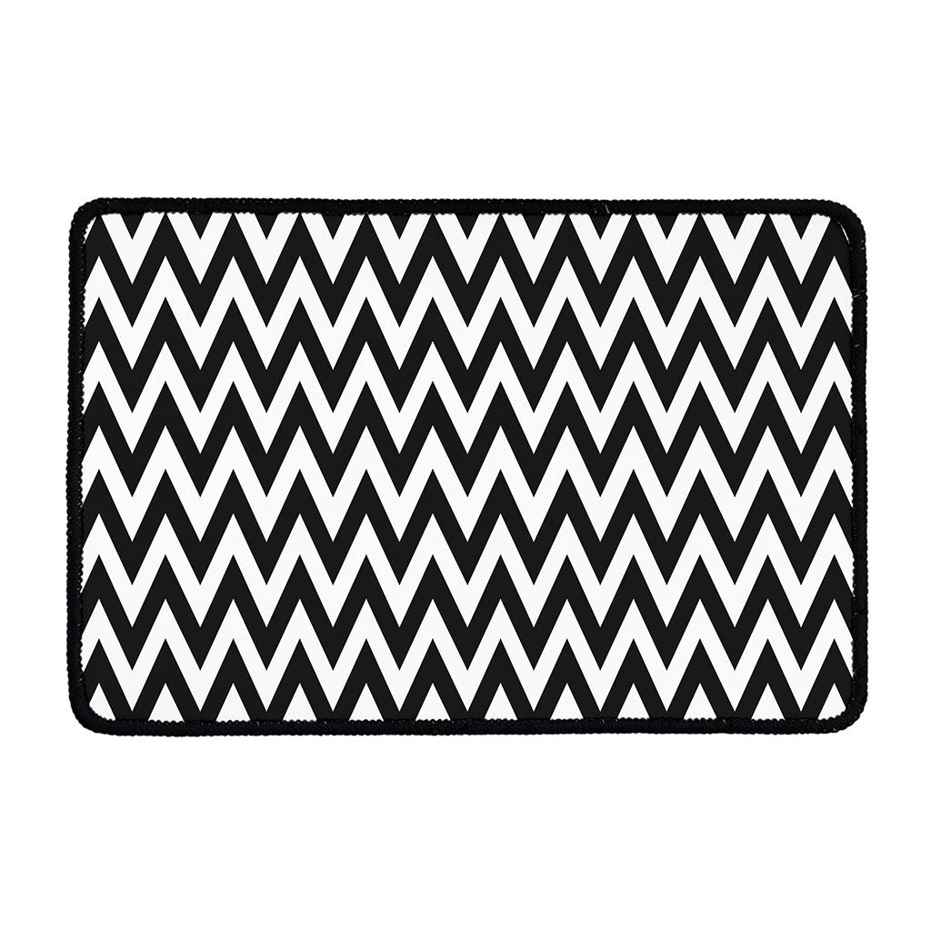 Black And White Zigzag Pattern Print Kitchen Mat