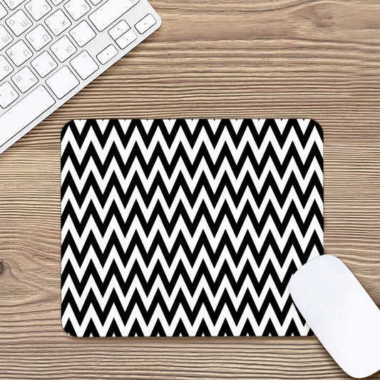 Black And White Zigzag Pattern Print Mouse Pad
